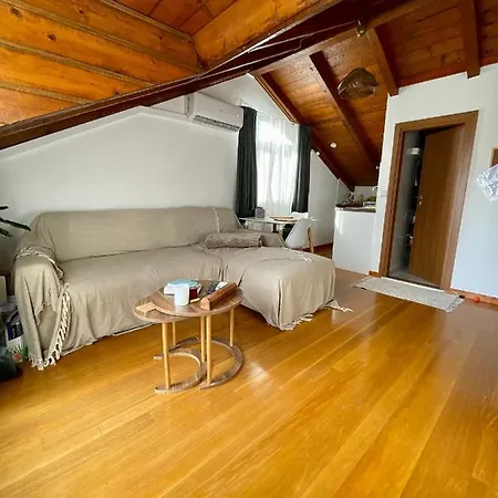 Eleni's Apartament *