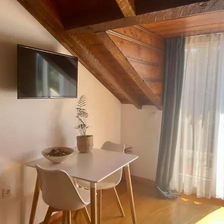 Eleni's Apartament
